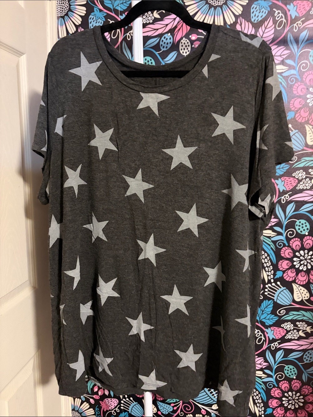 torrid Charcoal Star Print Short Sleeve Tee